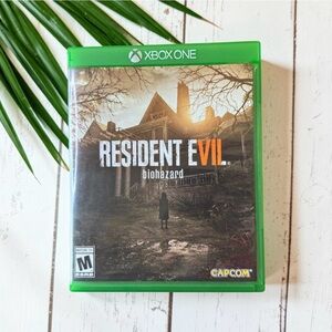Resident Evil 7 Biohazard – Xbox One Complete w/ Case & Controller Skin Sticker